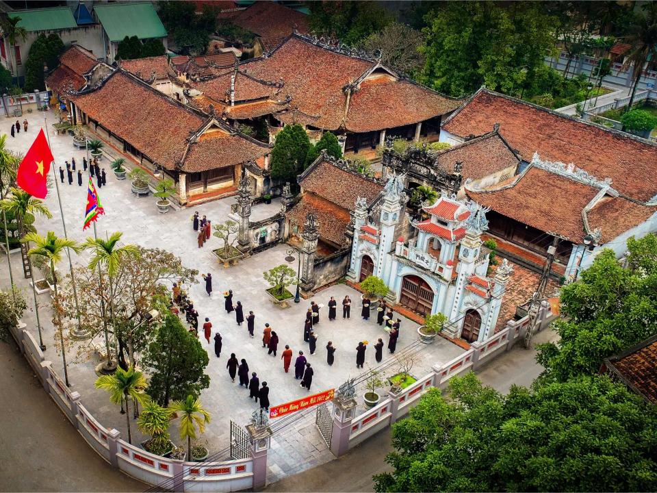 làng cổ Hùng Lô